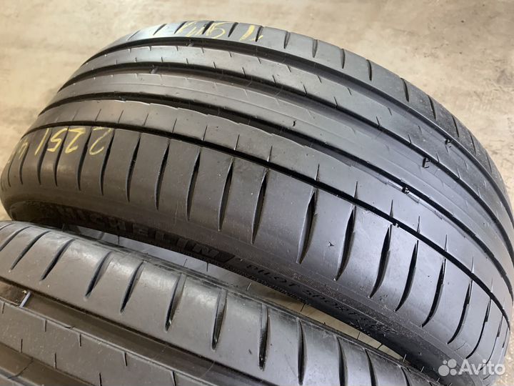 Michelin Pilot Sport 4 225/45 R19 96W