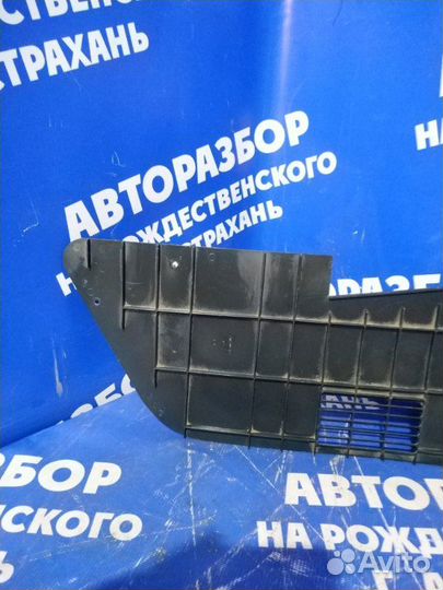 Боковая накладка центральной консоли Ваз Лада 2110