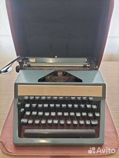 Пишущая печатная машинка Москва