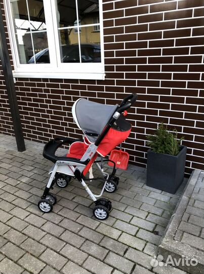 Прогулочная коляска