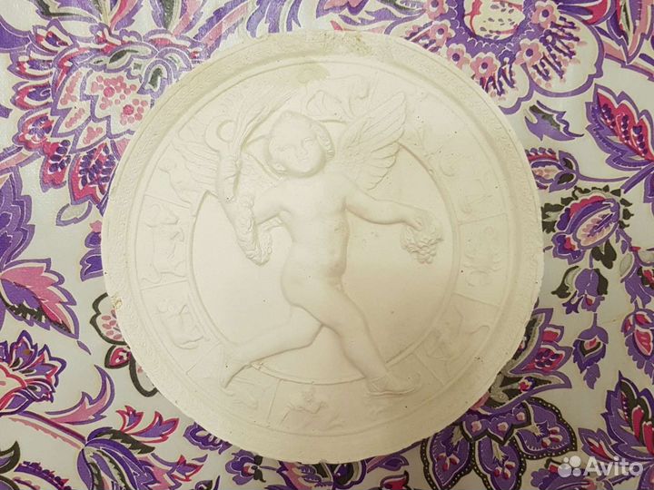 Гипсовое панно, барельеф