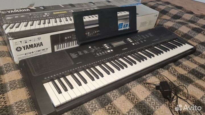Синтезатор Yamaha PSR EW300