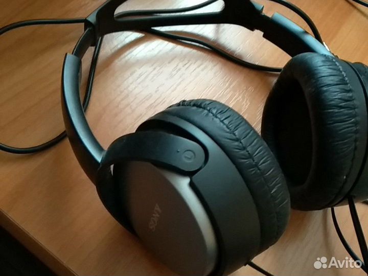 Наушники Sony