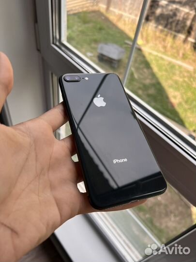 iPhone 8 Plus, 64 ГБ