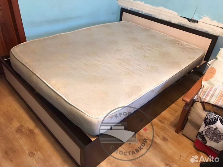 Кровать двуспальная