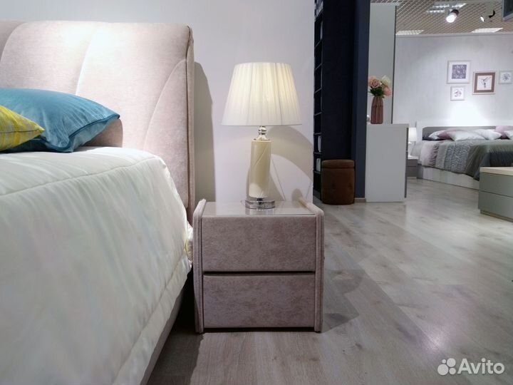 Тумба прикроватная