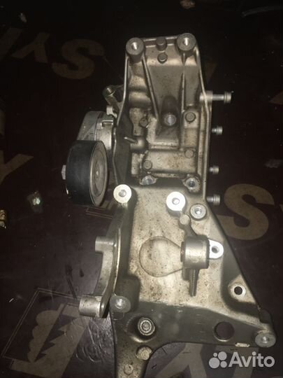 Кронштейн масляного насоса cdnc 2.0tfsi