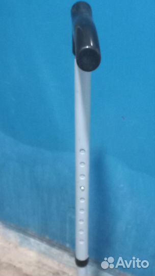 Трость трехопорная