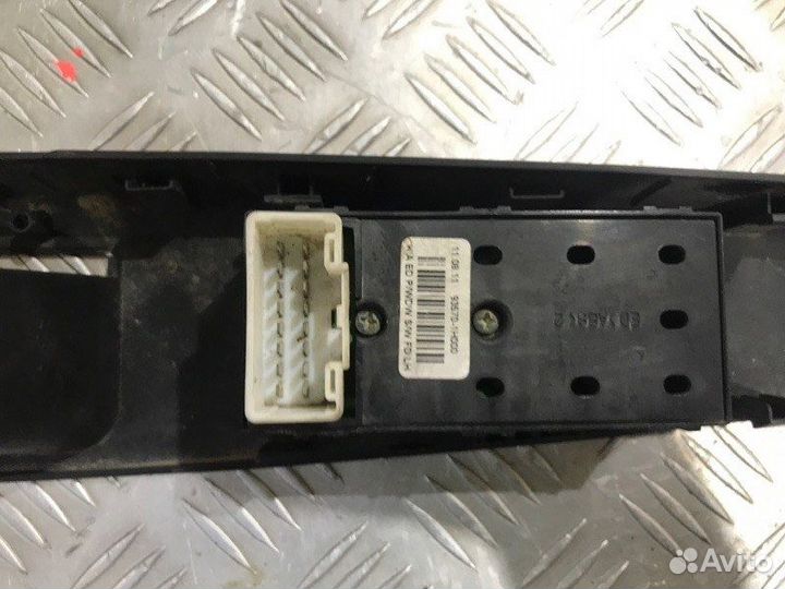 Блок управления стеклоподъёмника Kia Ceed