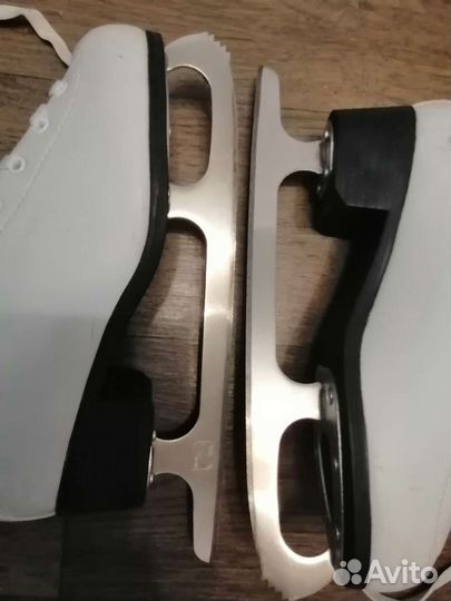 Коньки фигурные ледовые женские и подростковые