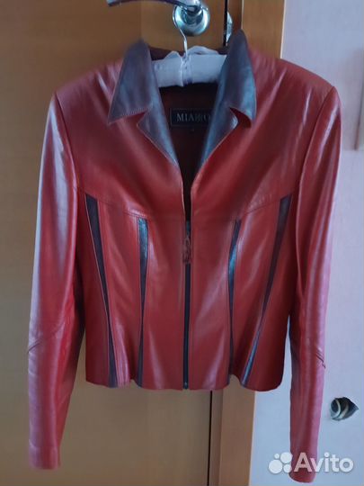 Куртка кожаная женская демисезонная