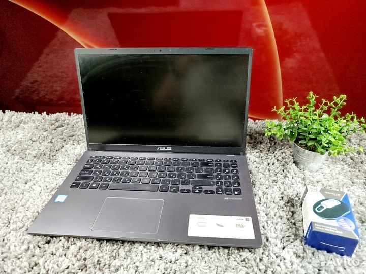 Asus i5(8TH) /250gb/8gb/FHD 15.6