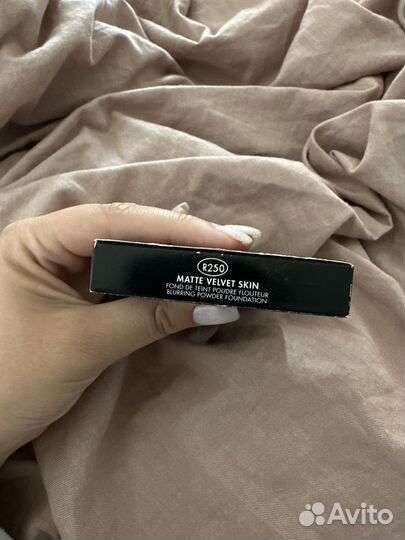 Make up for ever пудра R230