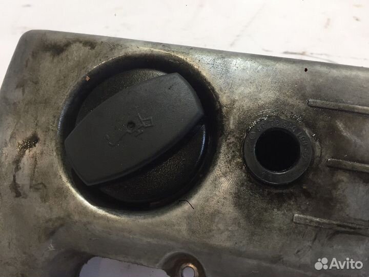 Крышка головки блока (клапанная)