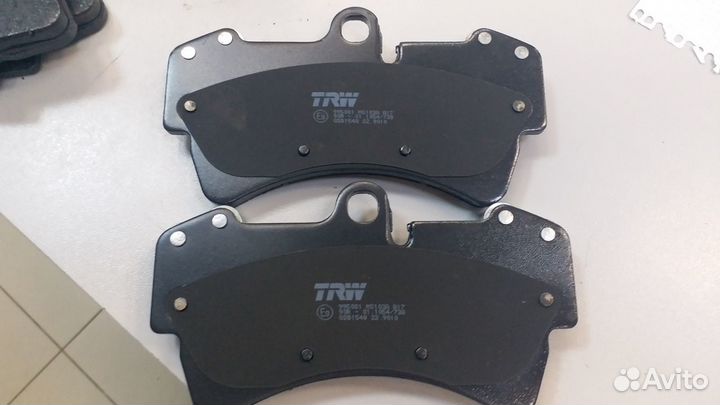 Тормозные колодки audi Q7 06) porsche Cayenne 02