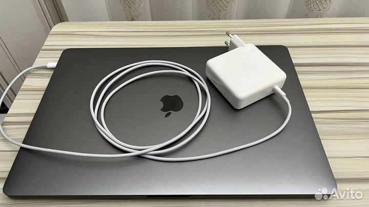 Apple MacBook Pro 16