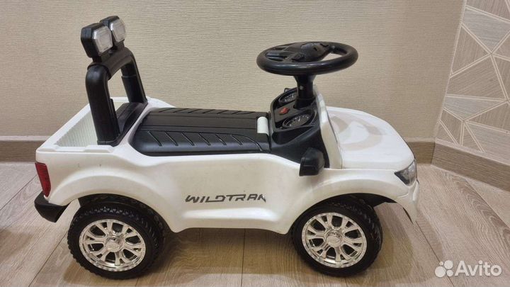 Машинка-каталка