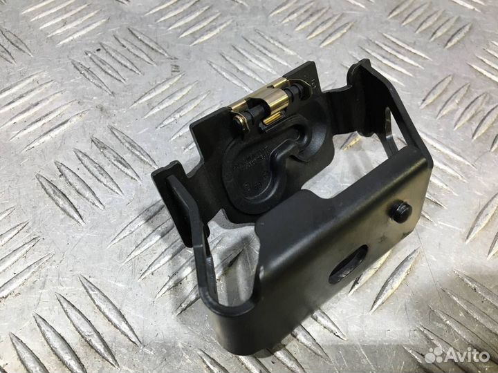 Б/У Проушина справа сзади#001