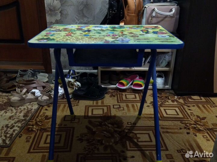 Детский столик
