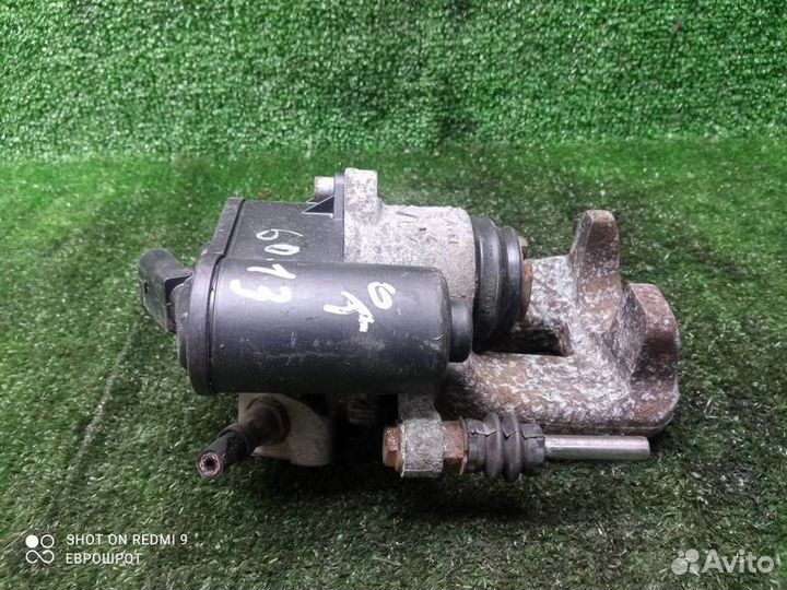 Суппорт задний левый Volkswagen Passat (B6) (2005