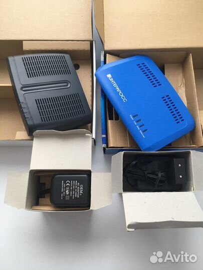 Блок питания есть 2 шт для роутерв