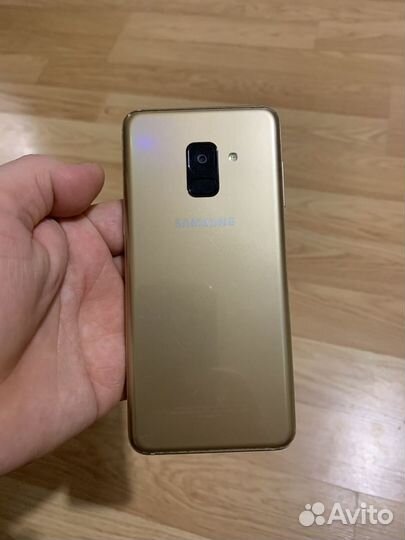 Samsung Galaxy A8 (2018), 4/32 ГБ