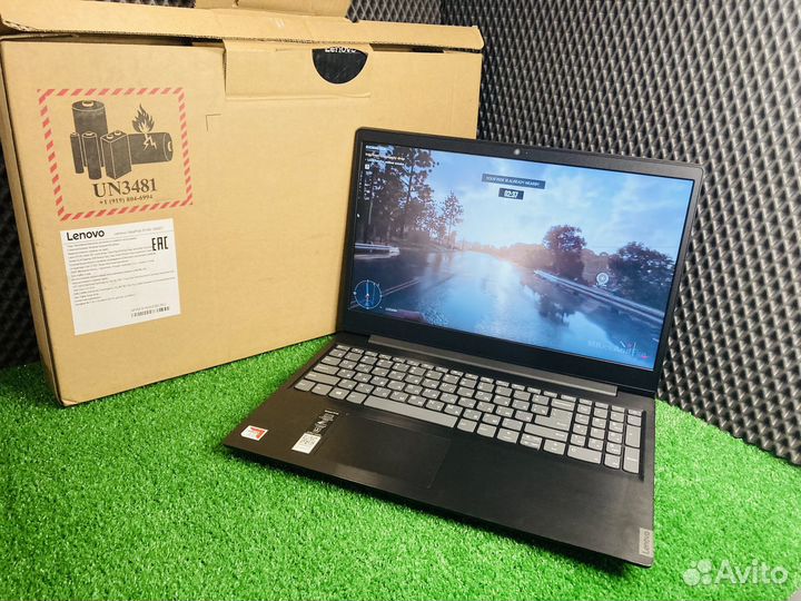 Ноутбук Lenovo 15.6 8gb и SSD