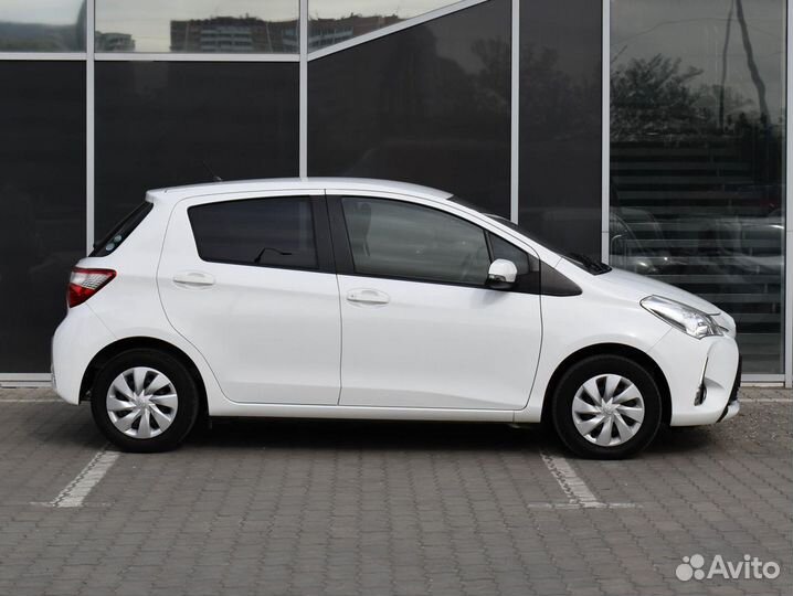 Toyota Vitz 1.0 CVT, 2017, 103 122 км