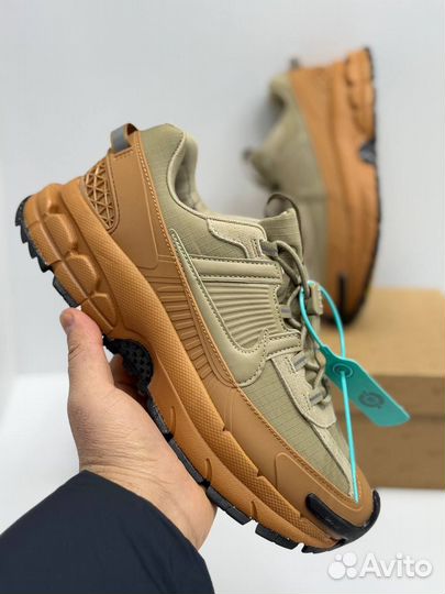 Кроссовки nike wmns zoom vomero Roam Flax (41)