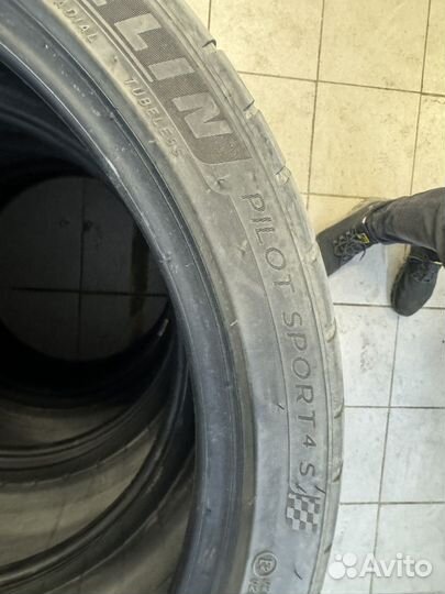 Michelin Pilot Sport 4 S 225/40 R19 и 255/35 R19