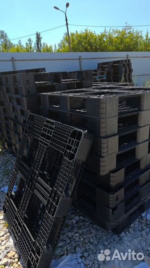 Пластиковые поддоны паллеты бу