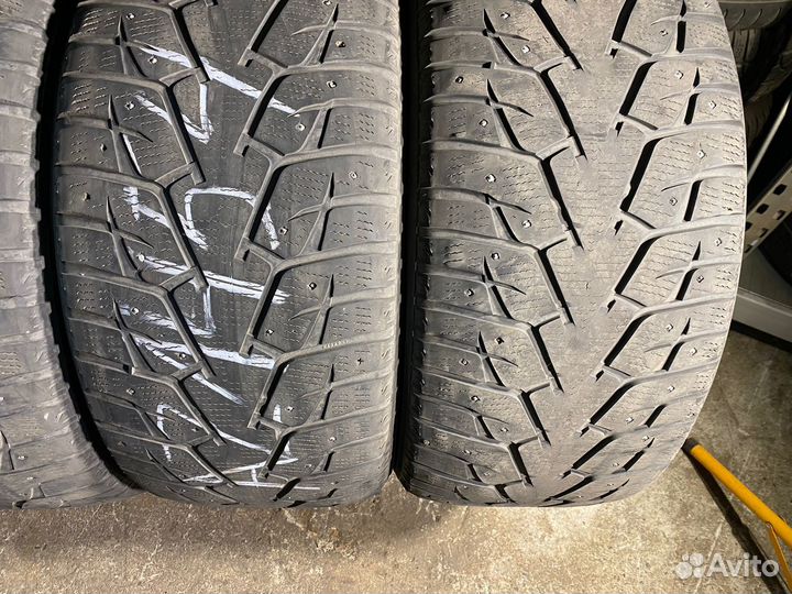 Yokohama Ice Guard Stud IG55 295/40 R21 111T