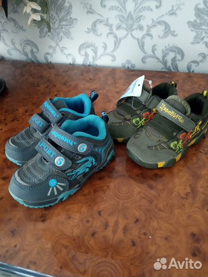 Кроссовки новые