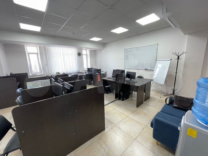 Офис, 38 м² с мебелью и компьютерами