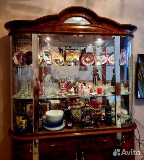 Сервант бар витрина