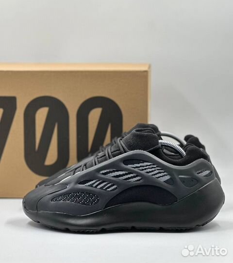 Кроссовки adidas yeezy boost 700 black