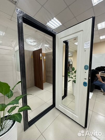 Входная дверь