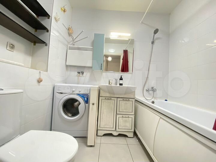 2-к. квартира, 50 м², 3/33 эт.