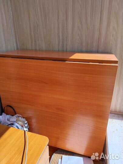 Стол-книжка