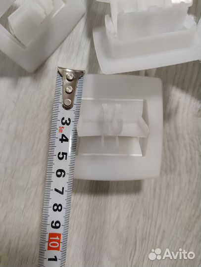 Пластиковые ручки для коробок из картона