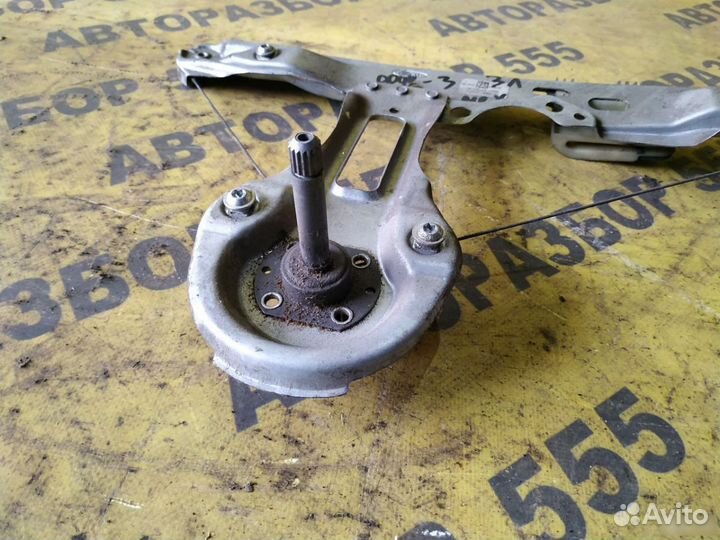 Ford Focus III Стеклоподъемник механ. задний левый