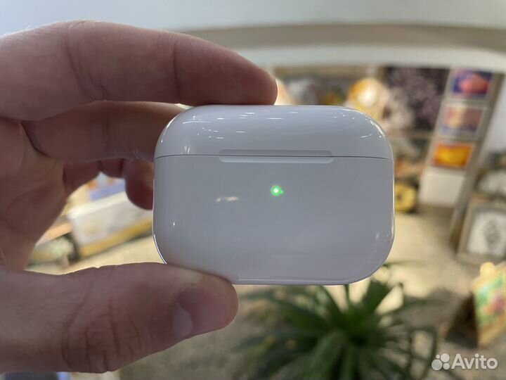 Наушники AirPods Pro (с которыми не будет скучно)