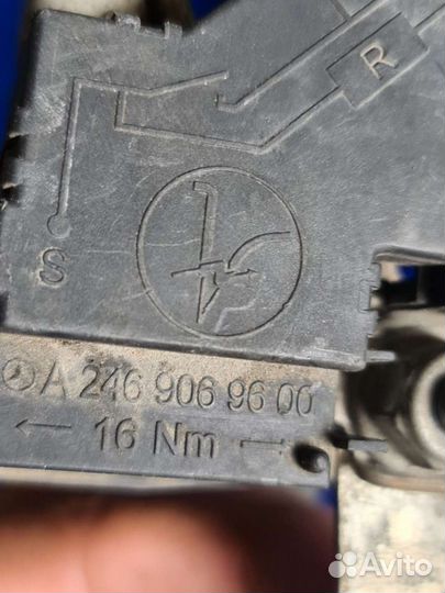 Плюсовая клемма акб Mercedes W213