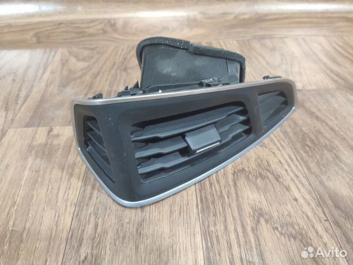 Дефлектор воздушный передний правый Ford Focus CB8