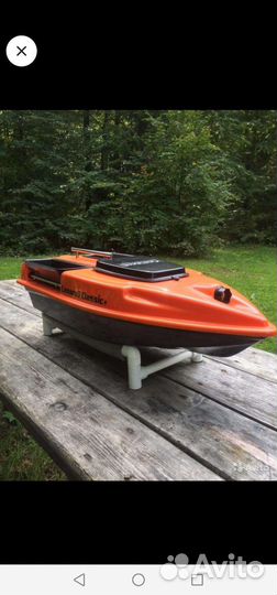 Прикормочный кораблик для рыбалки