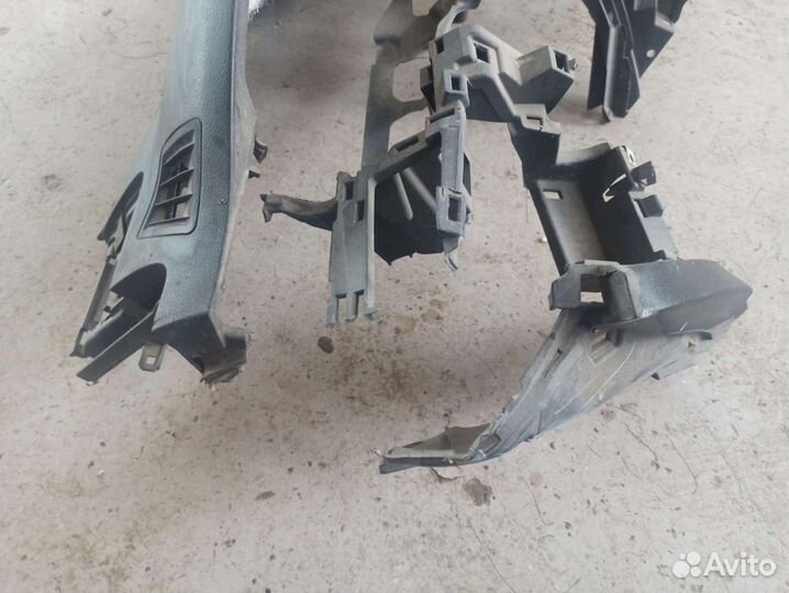 Торпедо панель приборов Lexus LX 570