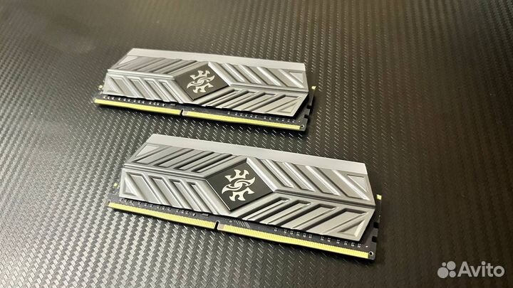 Оперативная память adata XPG spectrix D41 RGB 32GB