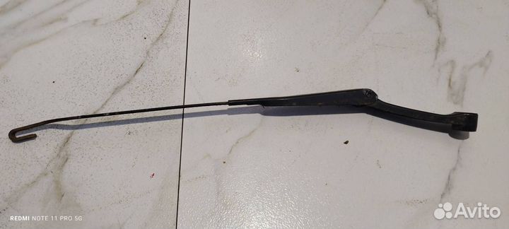 Поводок стеклоочистителя левый Audi 80 B3 89/B3