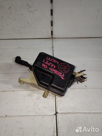 Блок предохранителей toyota probox NLP51V 1ND-TV