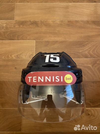 Хоккейный шлем